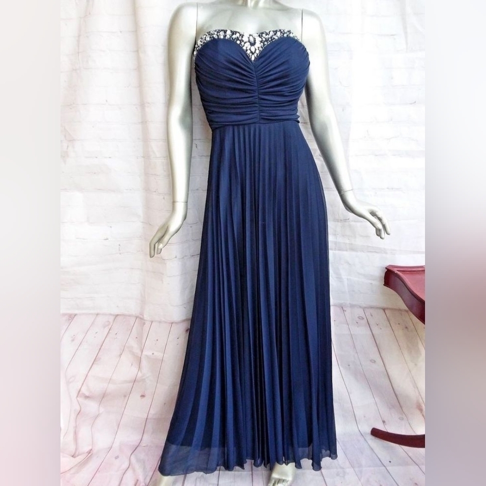 B. Darlin Strapless Navy Dress - Picture 11 of 13